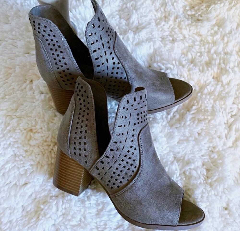 Naturalizer Bootie Cut-Out Open Toe Stone Gray Heels Slip On Size 7.5